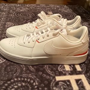 NEVER WORN NIKE Blazer lows size 9.5